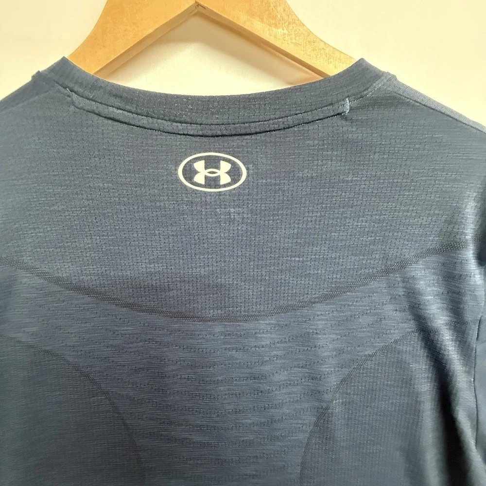 Under‎ Armour Seamless Tee XXL Blue HeatGear Shirt Mens Small Hole